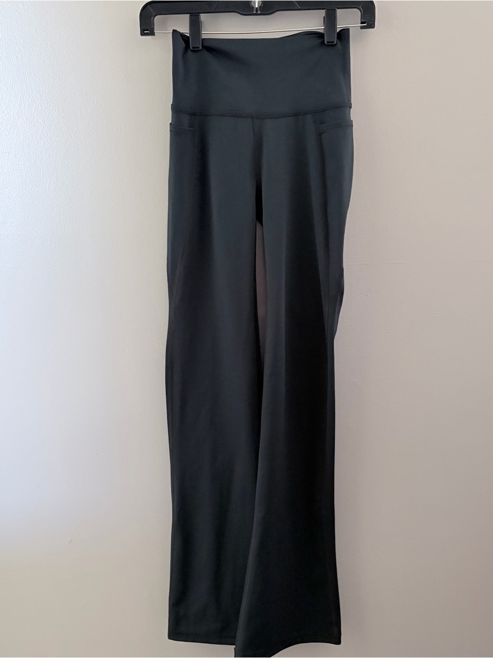 Lilly Pulitzer Luxletic High Waist Flare Leggings Black Pocket XS